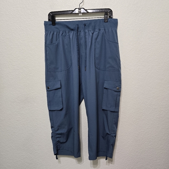 NWOT Pudolla Blue Cargo Capri Pants Size L - Picture 1 of 1